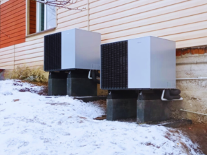 Montaż pomp ciepła powietrze-woda Viessmann z zasobnikiem CWU w starym domu jednorodzinnym. Warszawa RENEVen