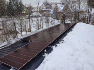 Instalacja fotowoltaiczna na budynku niemieszkalnym. Kompletny system z falownikiem i modułami monokrystalicznymi. Warszawa | RENEVen