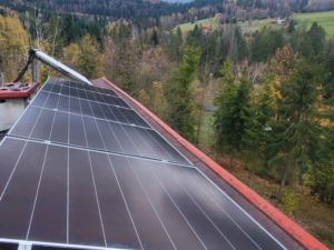 Instalacja fotowoltaiczna i solarna z kolektorami płaskimi wspierająca ogrzewanie wody użytkowej. Warszawa | RENEVen